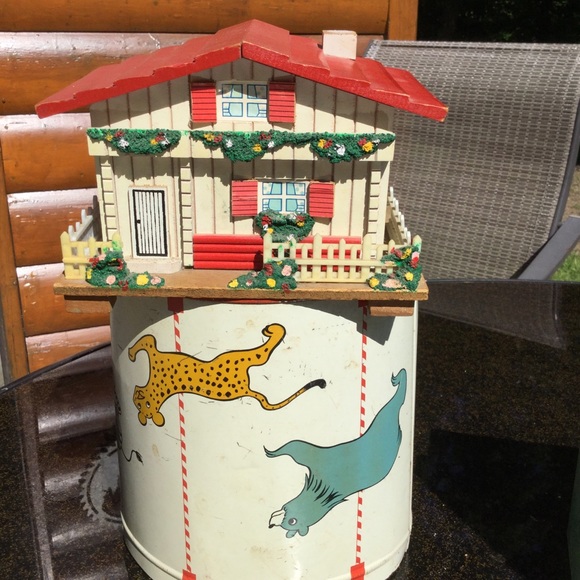 Vintage Other - Music Jewelry Box Swiss Chalet Adorable PLAYS